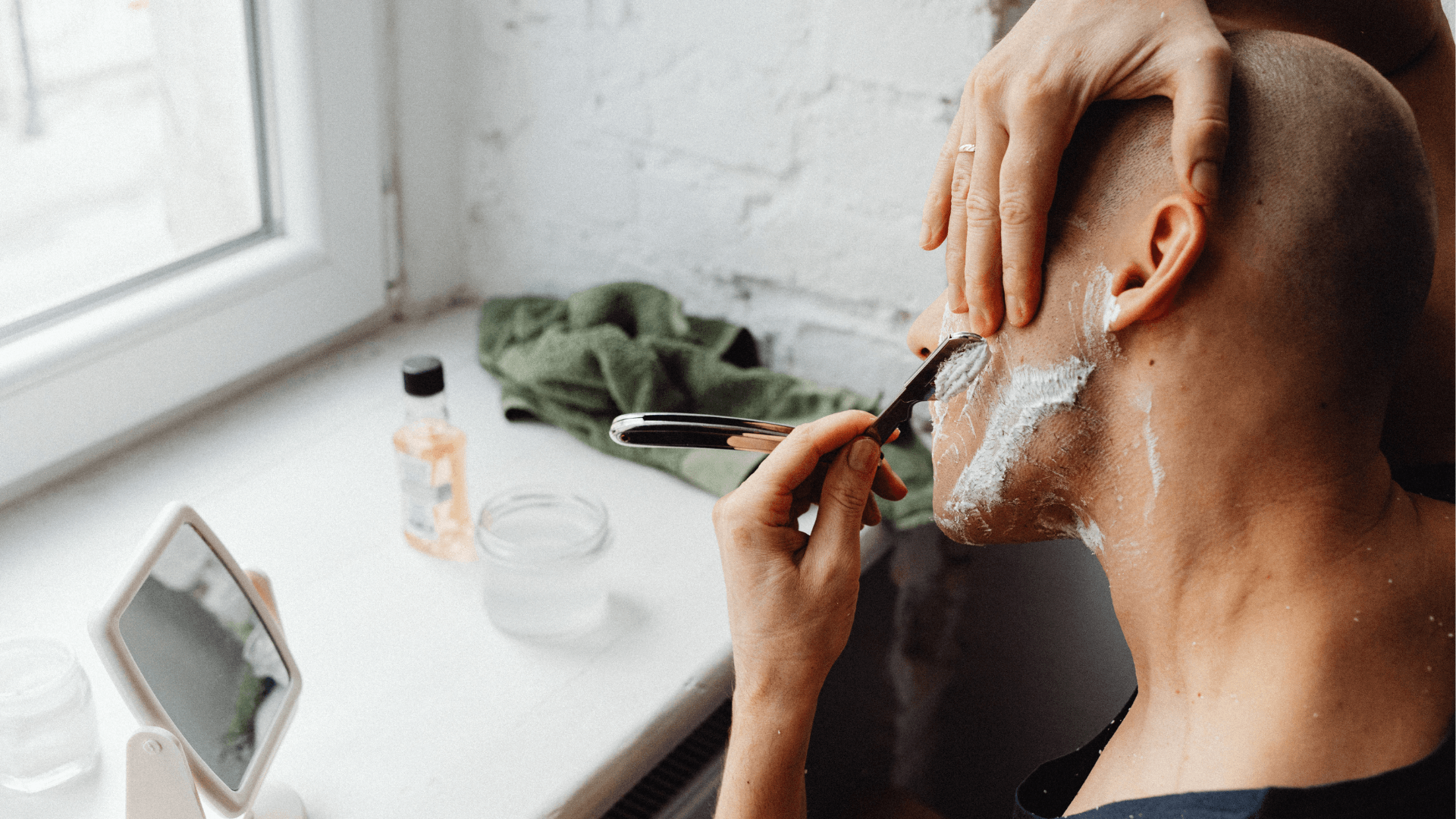 Est-il bon de se raser tous les jours ? – INTO THE BEARD